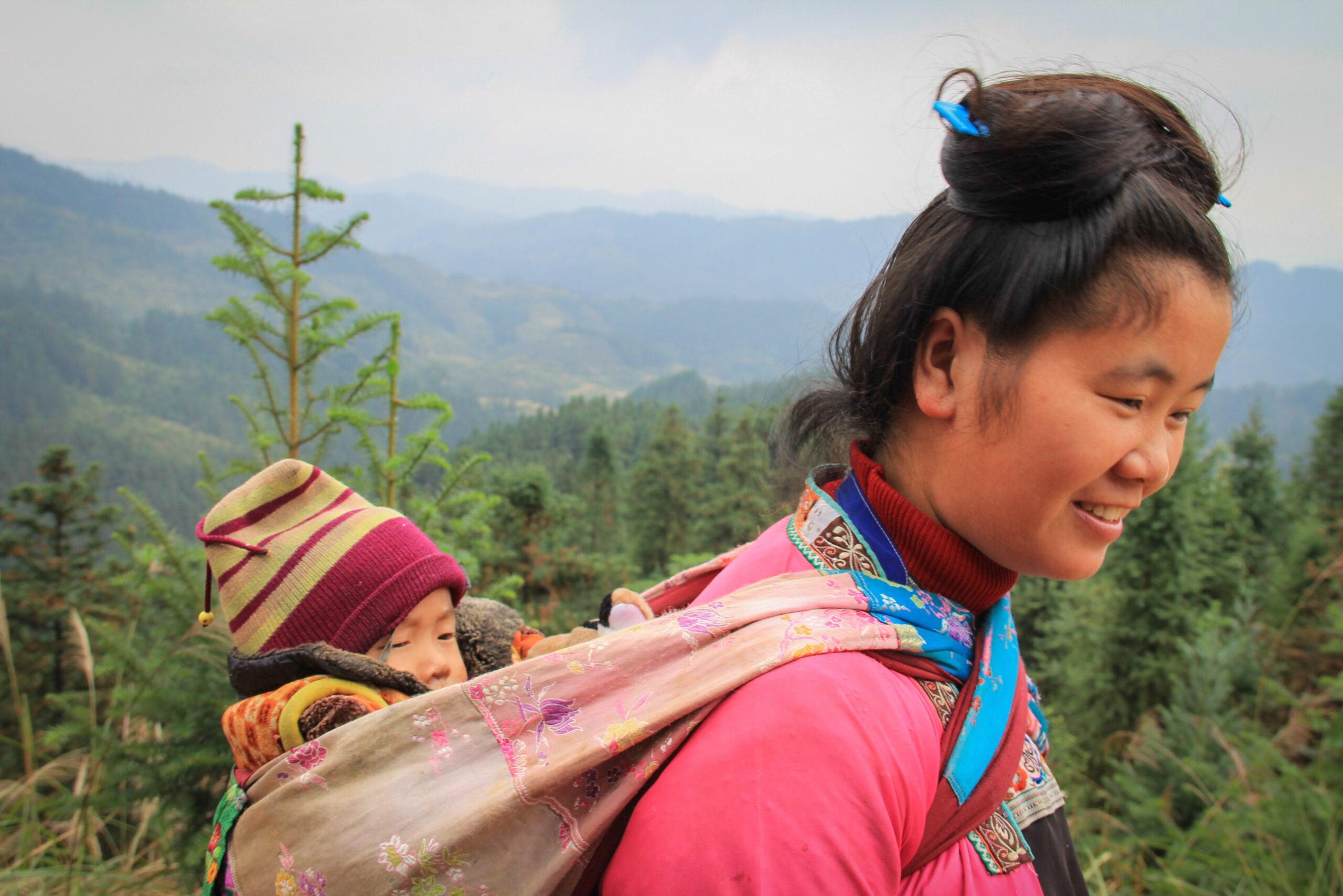 Bébé dans le dos